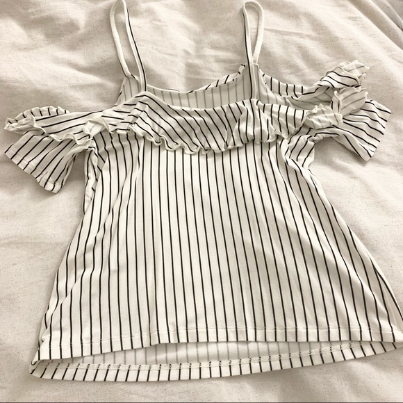 AMERICAN EAGLE Striped Ruffle Top NWOT - Picture 4 of 7